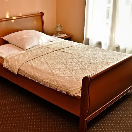 Zacisze 3*